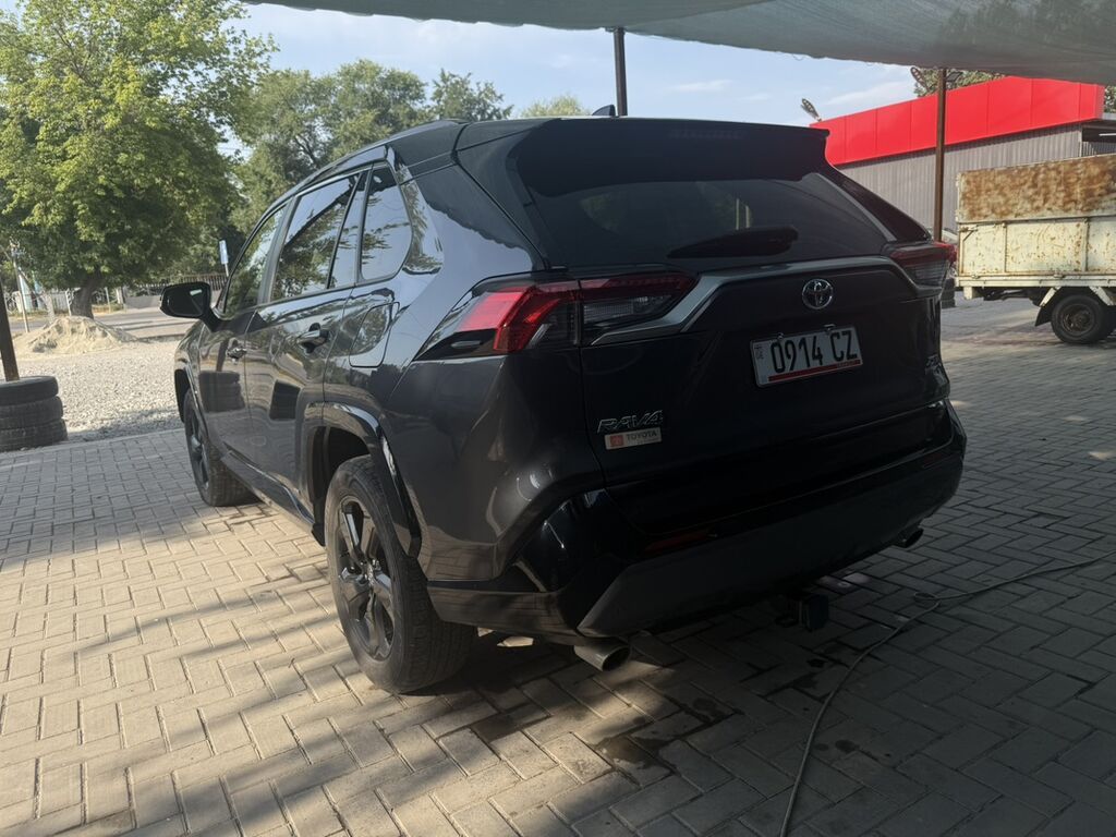 Toyota RAV4: 2020 г., 2.5 л, Автомат, Гибрид, Кроссовер: фото 3