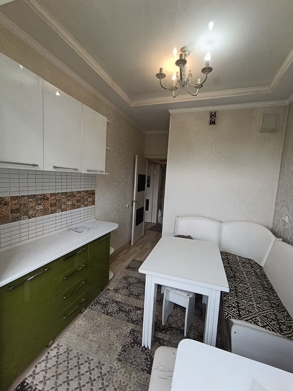 3 комнаты, 67 м², 106 серия, 6 этаж, Старый ремонт