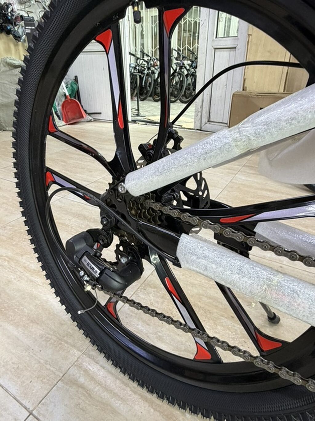 Горный велосипед Heiller, диаметр колёс 26" Характеристики: - Рама: фото 2
