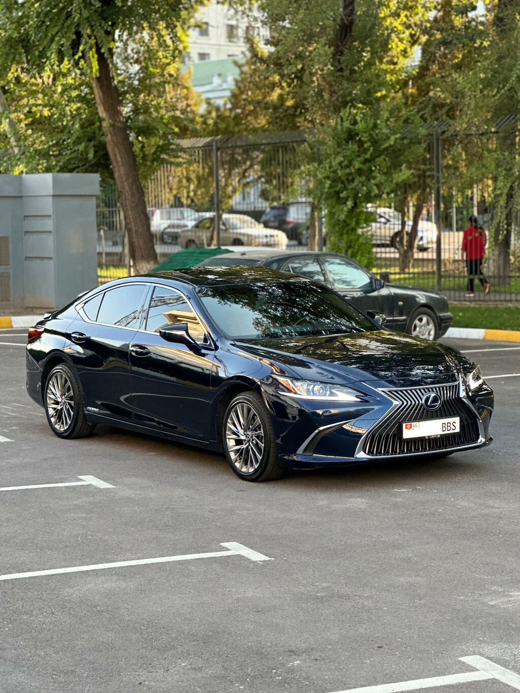 Lexus ES: 2019 г., 2.5 л, Автомат, Гибрид, Седан: фото 4