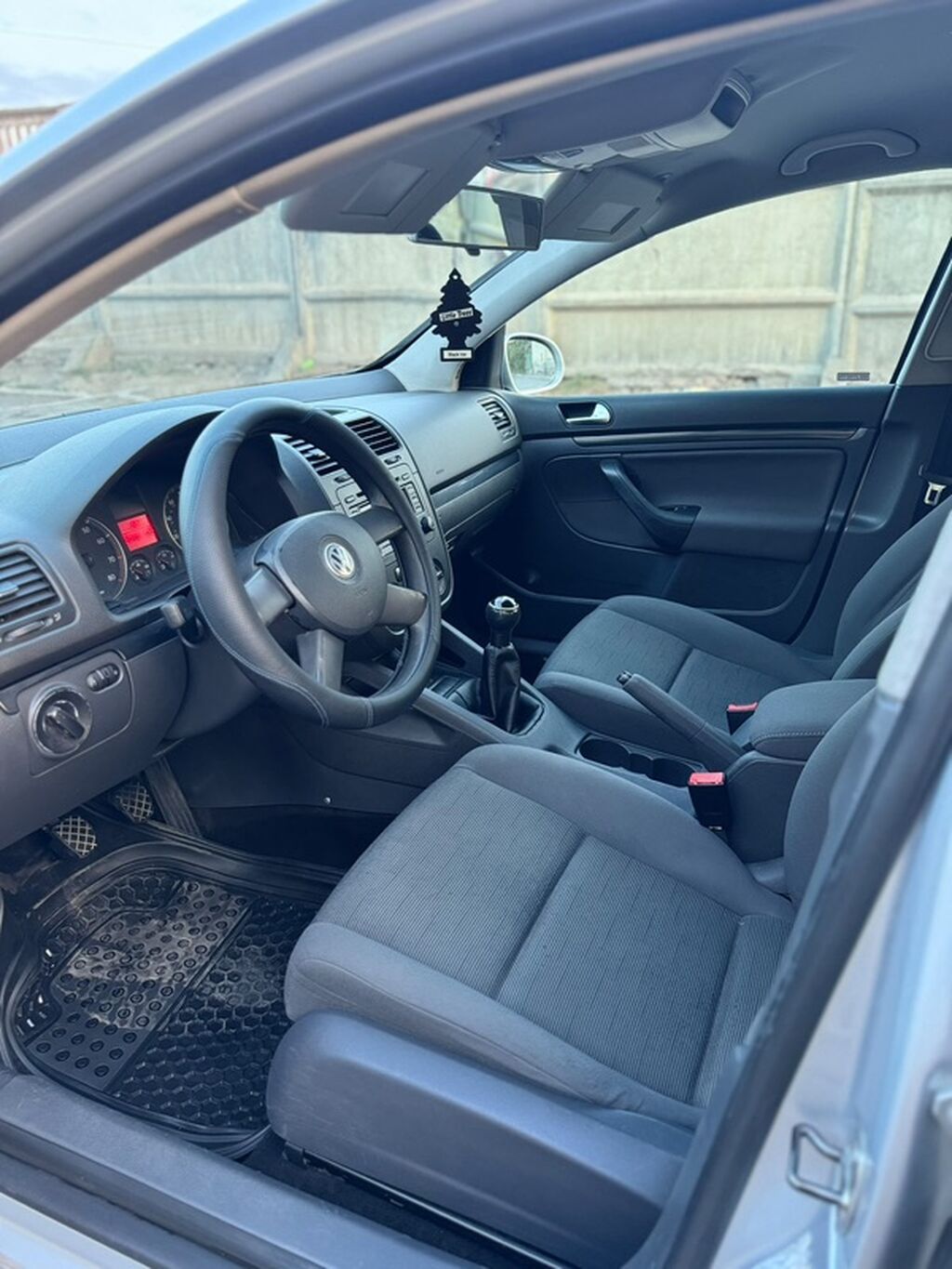 Volkswagen Golf V: 2006 г., 1.6 л, Механика, Бензин, Хэтчбэк: фото 8