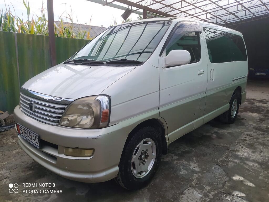 Toyota Regius 2000 г., 2.7 л, автомат, газ: фото 4