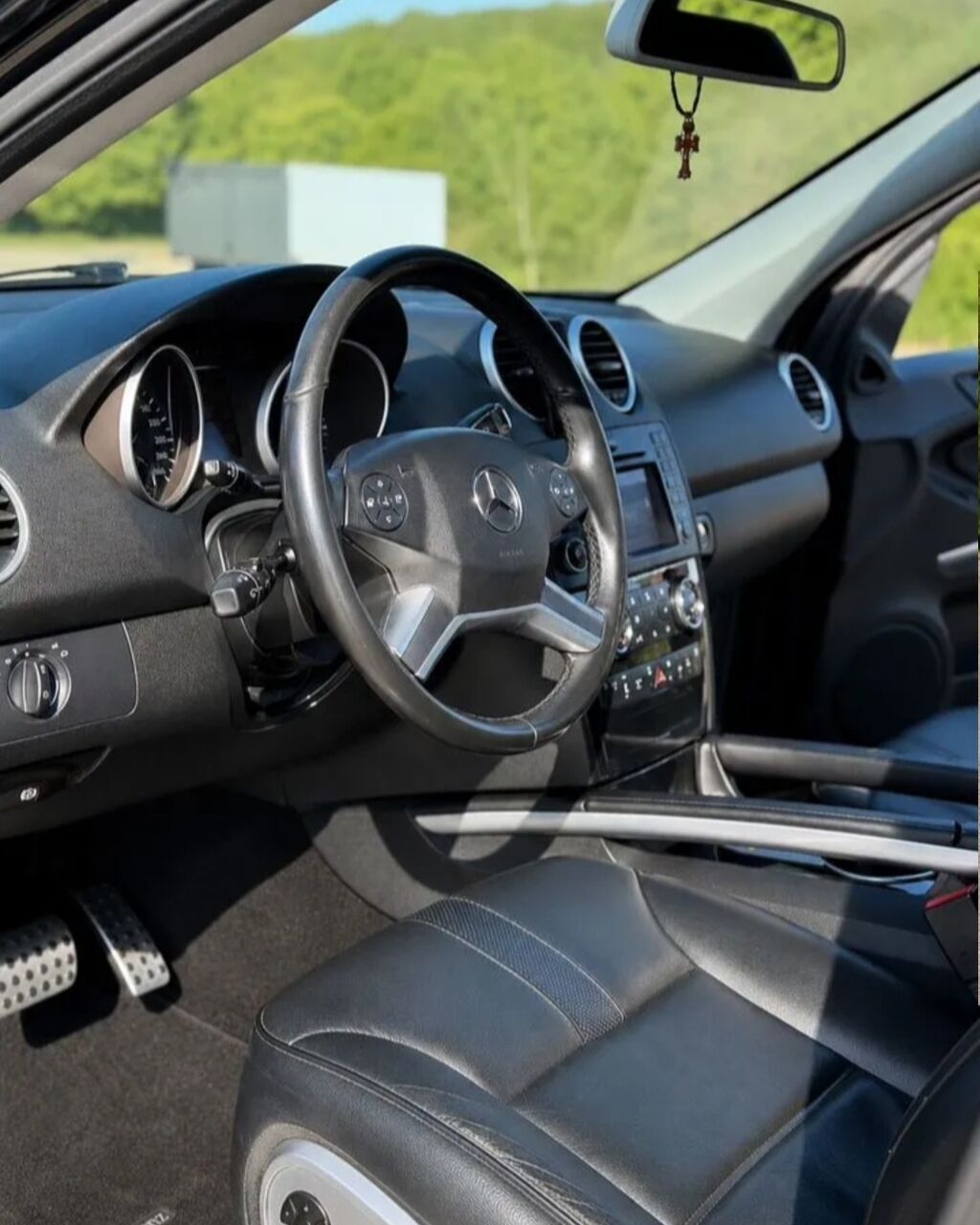 Mercedes-Benz ML-Class: 2009 г., 3.5 л, Автомат, Бензин, Кроссовер: фото 4
