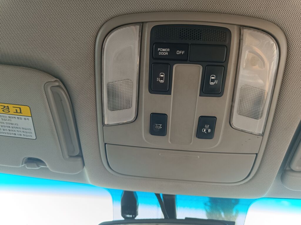 Kia Carnival: 2015 г., 2.2 л, Автомат, Дизель, Минивэн: фото 7