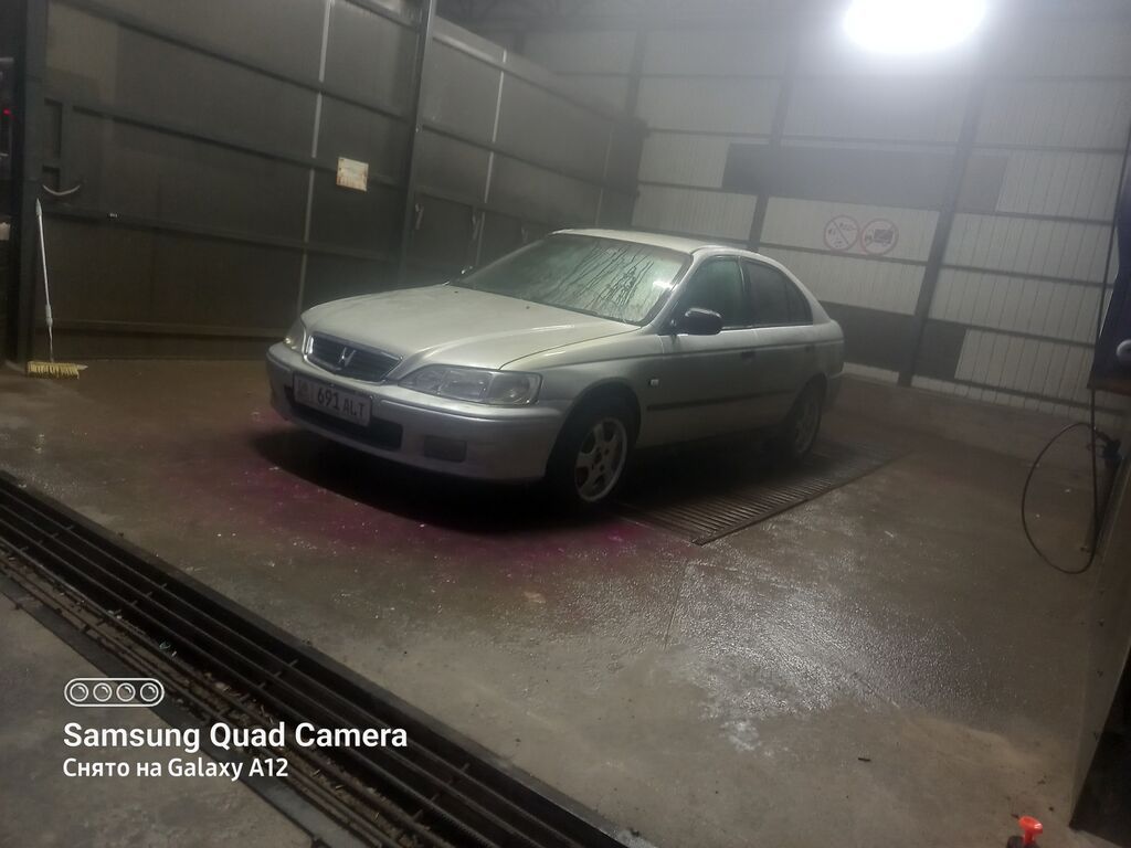 Honda Accord: 2000 г., 1.8 л, Механика, Седан: фото 7