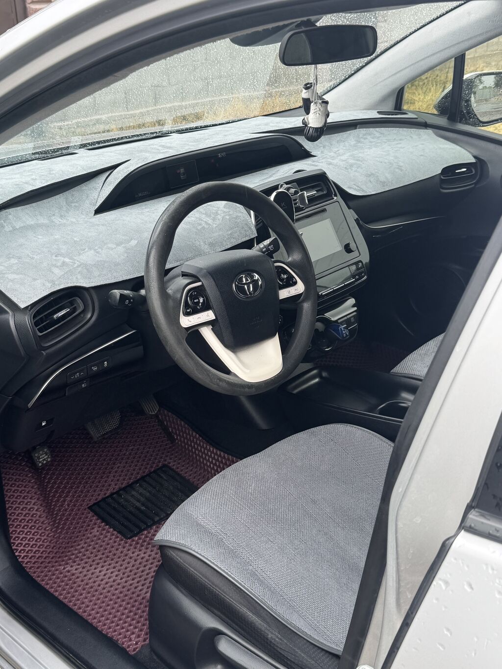 Toyota Prius: 2018 г., 1.8 л, Вариатор, Гибрид, Хэтчбэк: фото 5