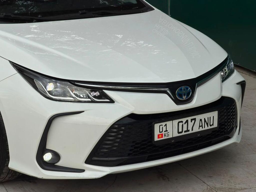 Toyota Corolla: 2023 г., 1.8 л, Вариатор, Гибрид, Седан: фото 4