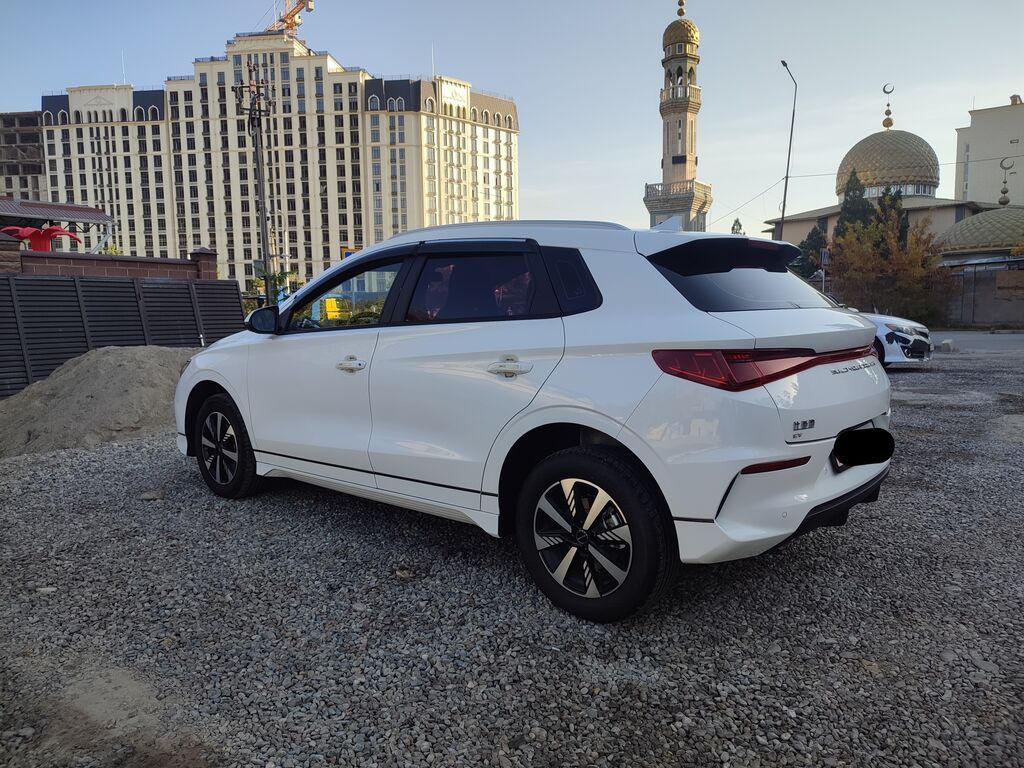 BYD E2: 2025 г., Автомат, Электромобиль, Кроссовер: фото 5