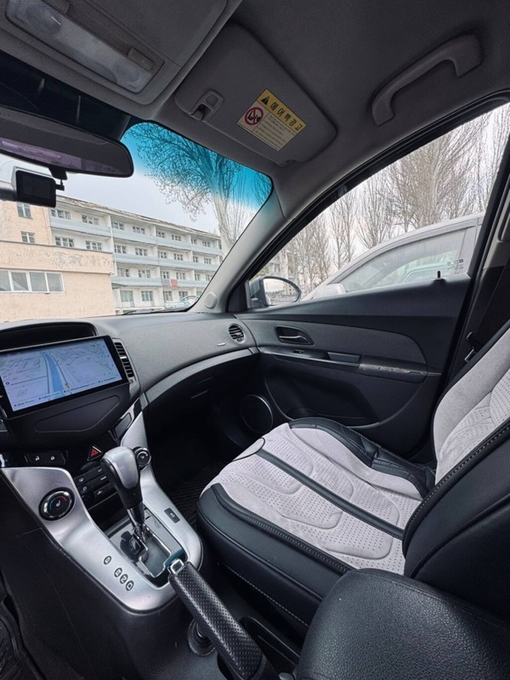 Chevrolet Cruze: 2010 г., 1.8 л, Автомат, Бензин, Седан: фото 8