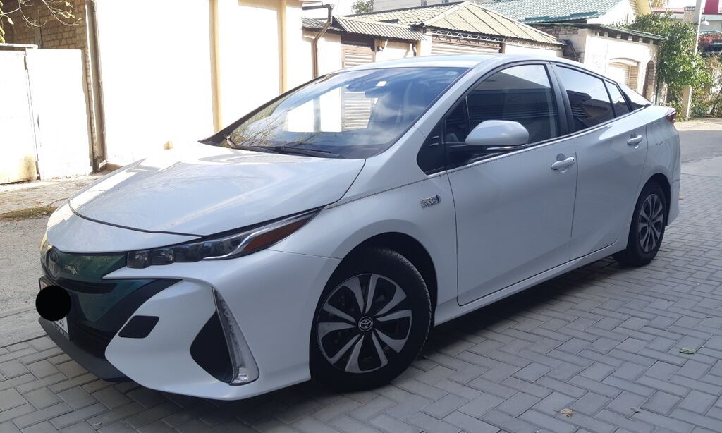 Toyota Prius: 2020 г., 1.8 л, Автомат, Гибрид, Лифтбек: фото 4