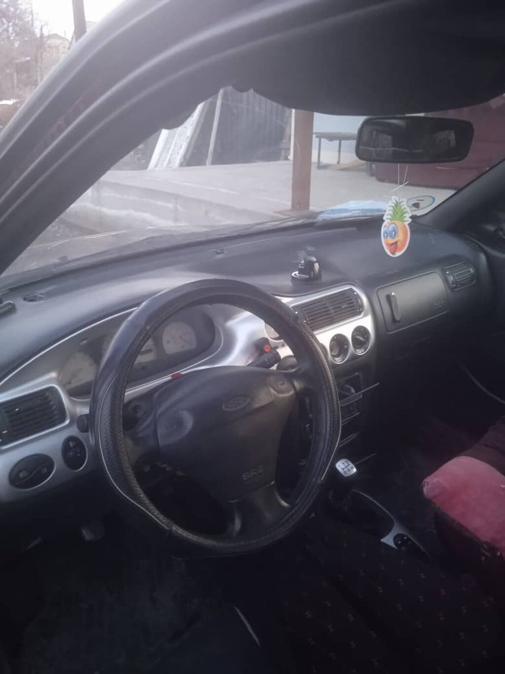 Ford Escort: 1998 г., 1.8 л, Механика, Бензин, Универсал: фото 2
