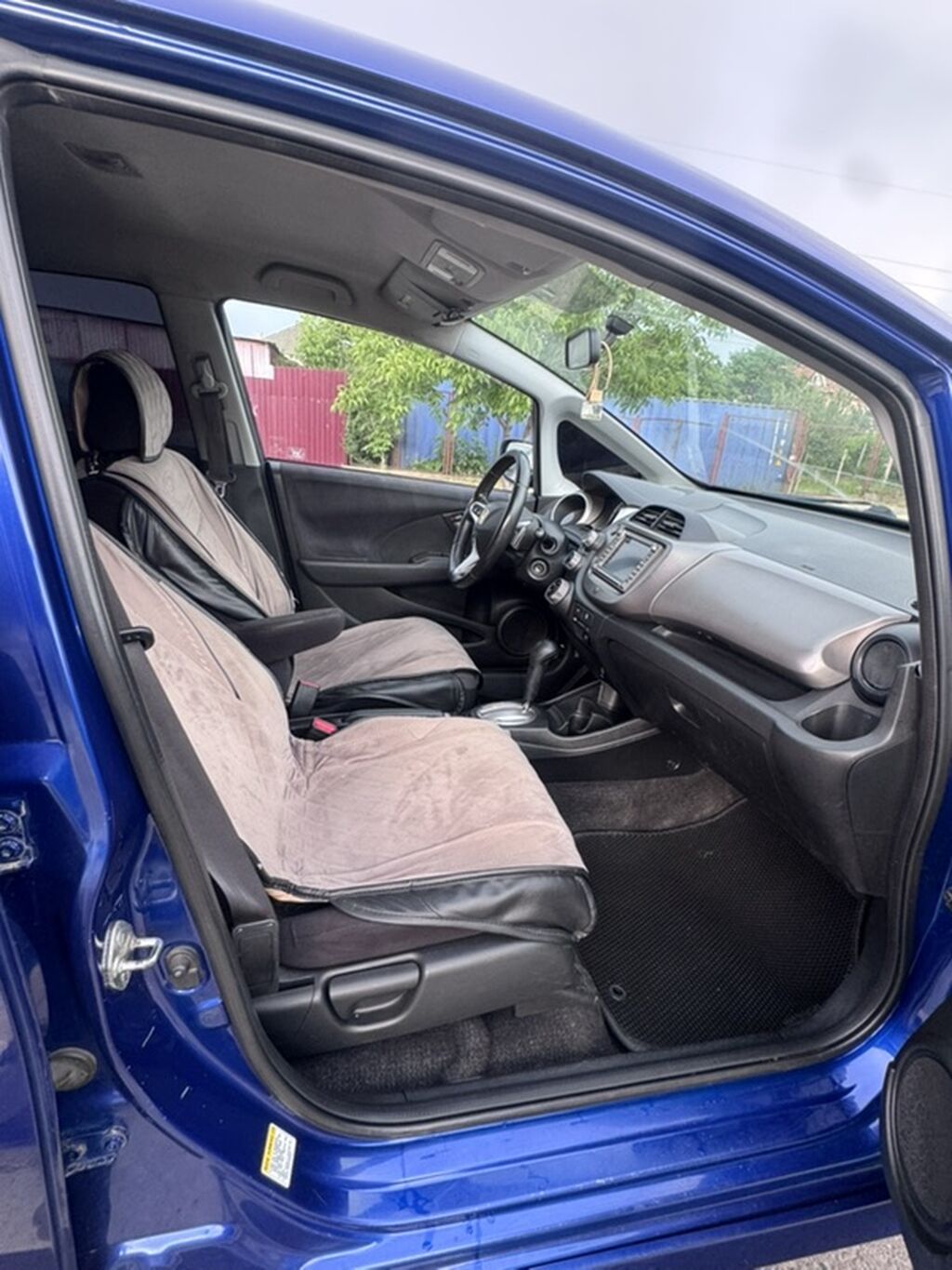 Honda Fit: 2010 г., Автомат, Бензин, Хэтчбэк — фото 8