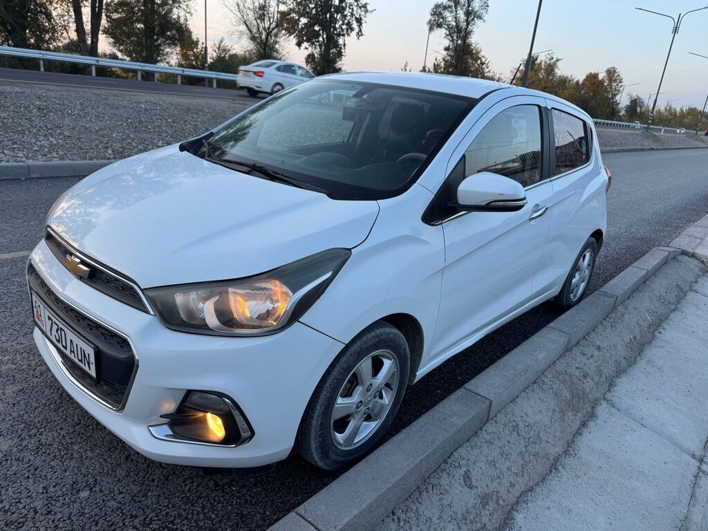 Chevrolet Spark: 2016 г., 1 л, Автомат, Бензин, Хэтчбэк: фото 5