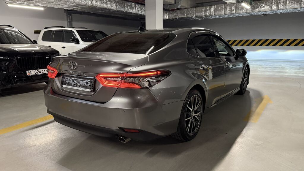 Toyota Camry: 2023 г., 2.5 л, Автомат, Бензин, Седан: фото 4