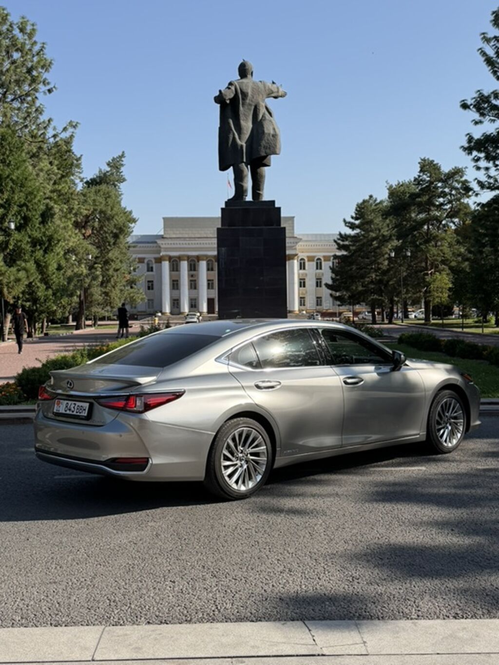 Lexus ES: 2021 г., 2.5 л, Автомат, Гибрид, Седан: фото 4