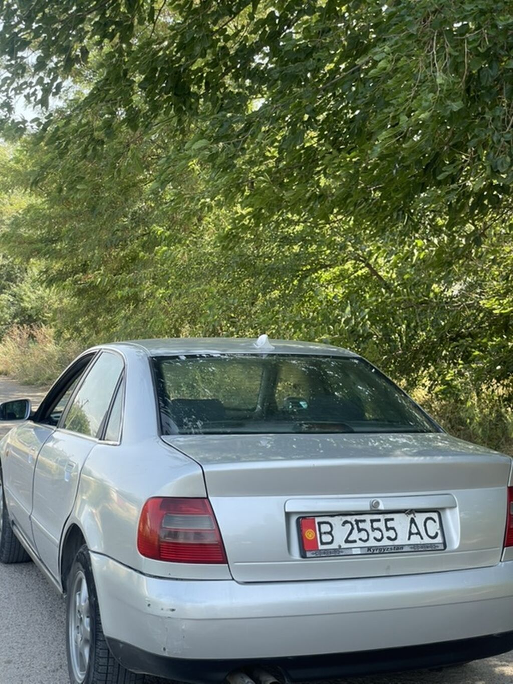 Audi A4: 1998 г., 2.4 л, Механика, Бензин, Седан: фото 4