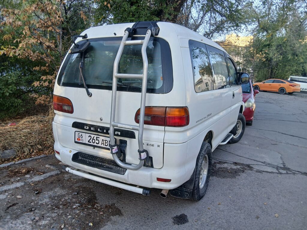 Продам Mitsubishi Delica 1997 г., 2.8 дизель, автомат: фото 4