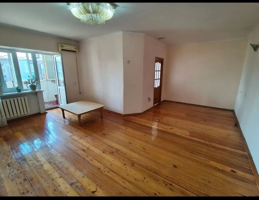 3 комнаты, 60 м², 5 мкр Индивидуалка, 5 этаж, Старый ремонт: фото 2