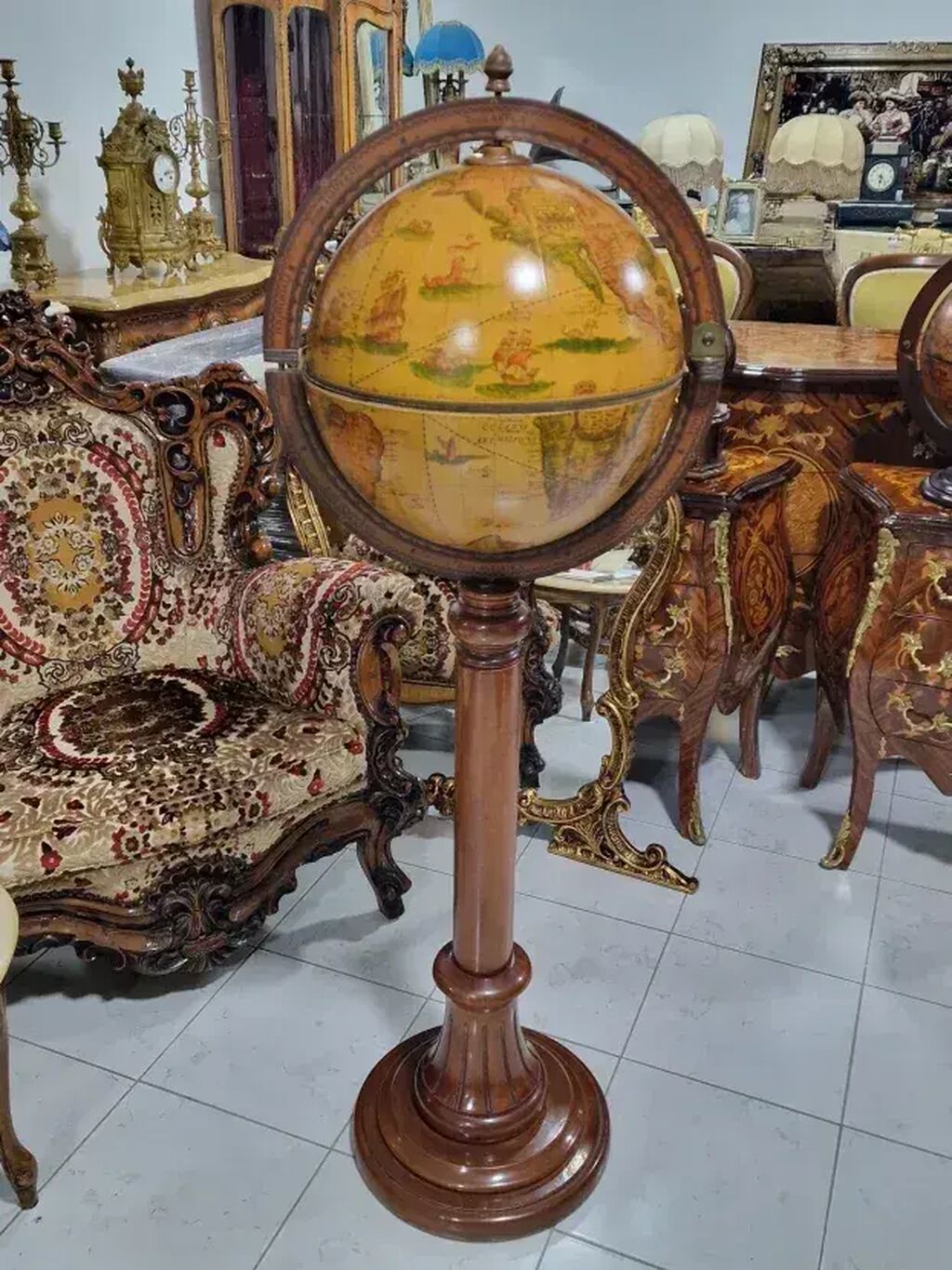 RS - Antique Drinks Carts: Globus bar za pice / mini bar sa postoljem Odlicno stanje visina 140