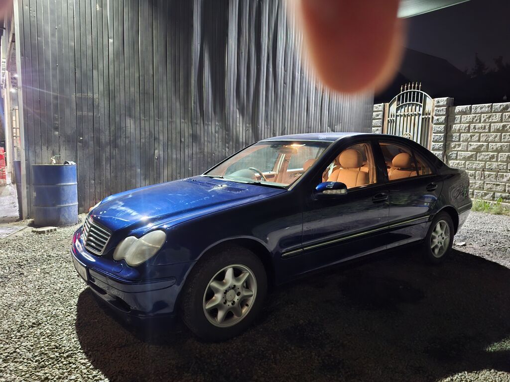 Mercedes-Benz C-Class: 2003 г., 2 л, Автомат, Газ, Седан: фото 4