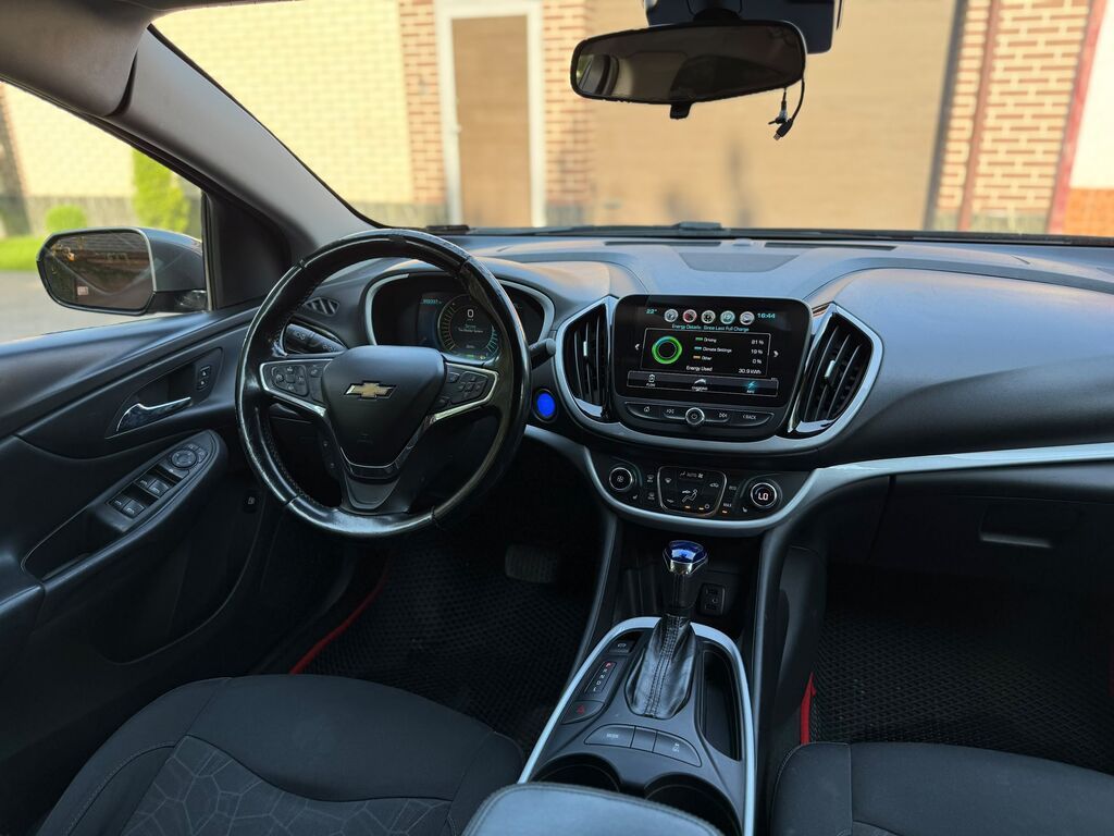 Chevrolet Volt: 2017 г., 1.5 л, Вариатор, Электромобиль, Седан: фото 7