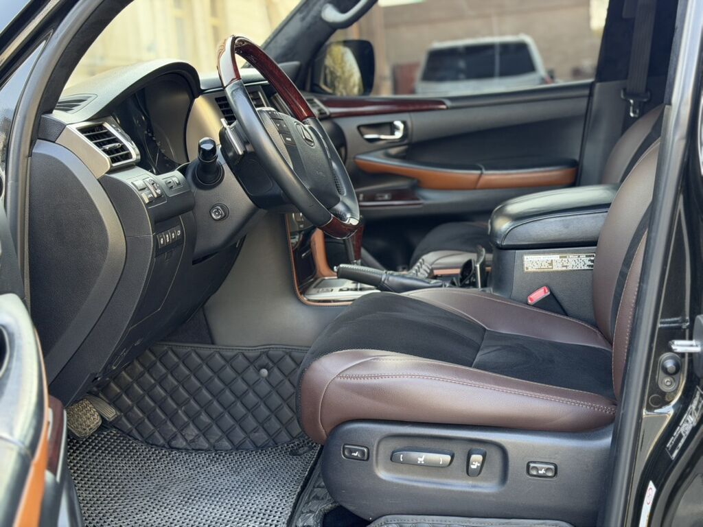 Lexus LX: 2012 г., 5.7 л, Автомат, Бензин, Внедорожник: фото 7
