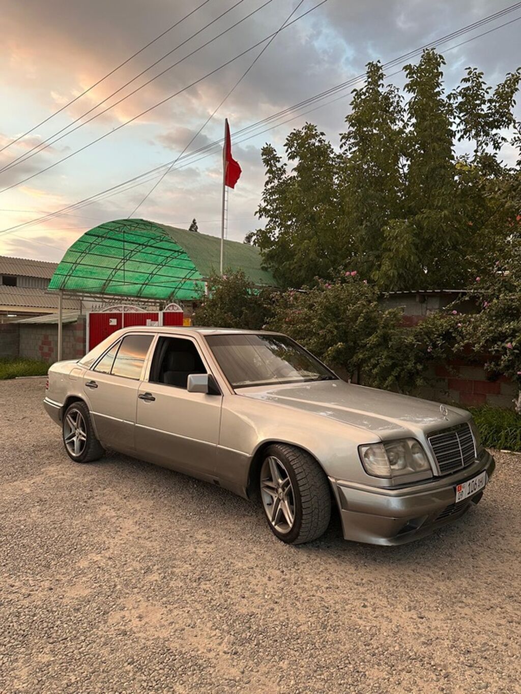 Mercedes-Benz W124: 1994 г., 3.2 л, Автомат, Бензин, Седан: фото 2