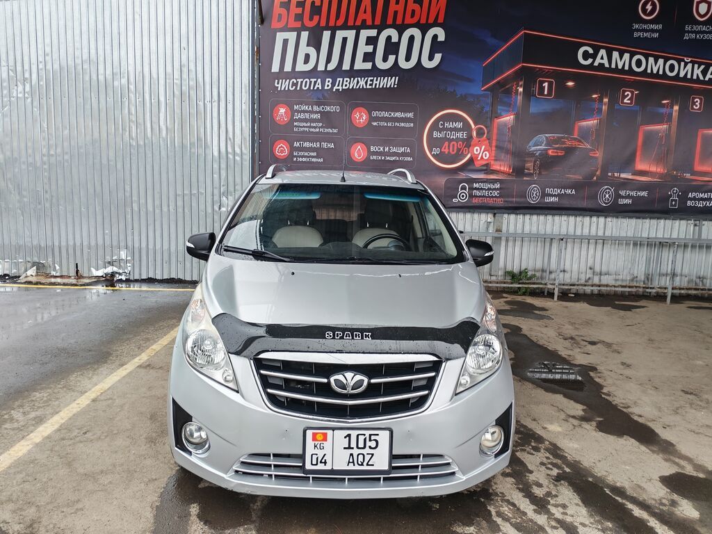 Chevrolet Spark 2011 г., 1 л, автомат, бензин, хэтчбэк: фото 3