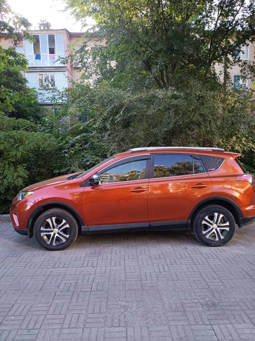 Toyota RAV4: 2016 г., 2.5 л, Автомат, Бензин, Кроссовер: фото 1