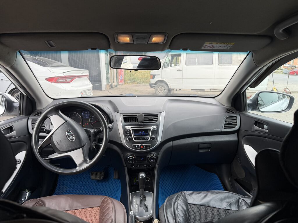 Hyundai Solaris: 2016 г., 1.6 л, Автомат, Газ, Седан: фото 4