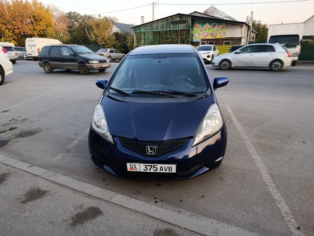 Honda Fit: 2009 г., 1.5 л, Автомат, Бензин, Хэтчбэк: фото 2