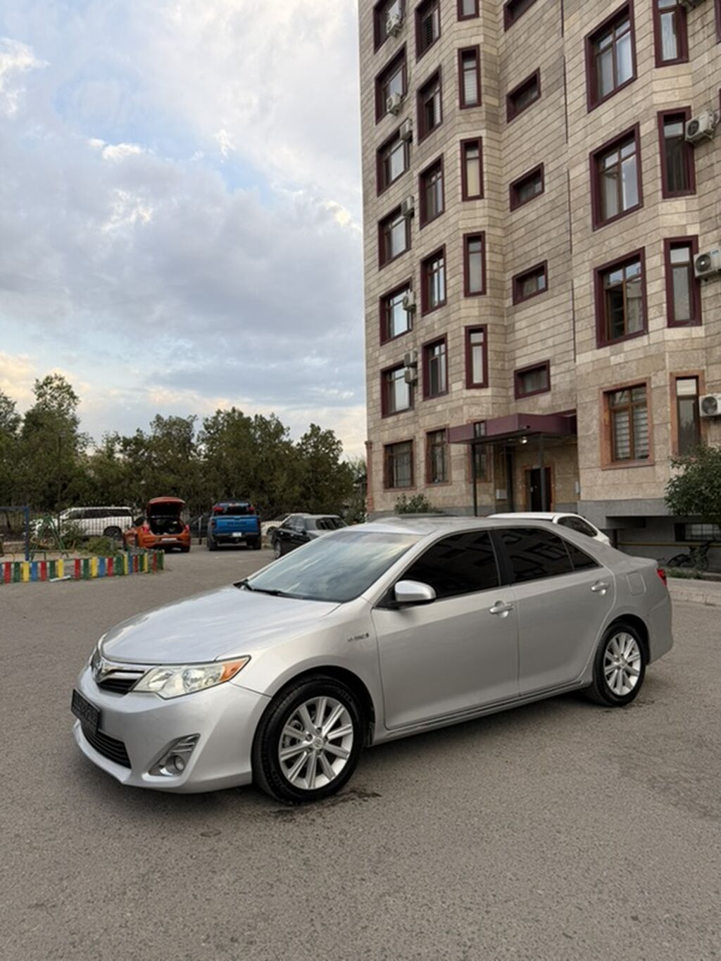 Toyota Camry: 2012 г., Гибрид, Седан: фото 2
