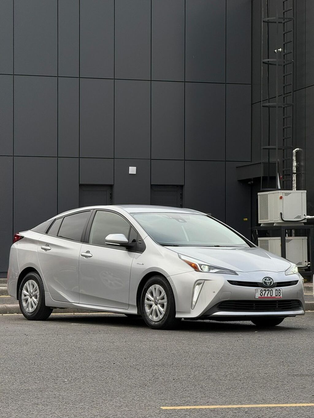 Toyota Prius: 2021 г., Автомат, Гибрид, Лифтбек: фото 3