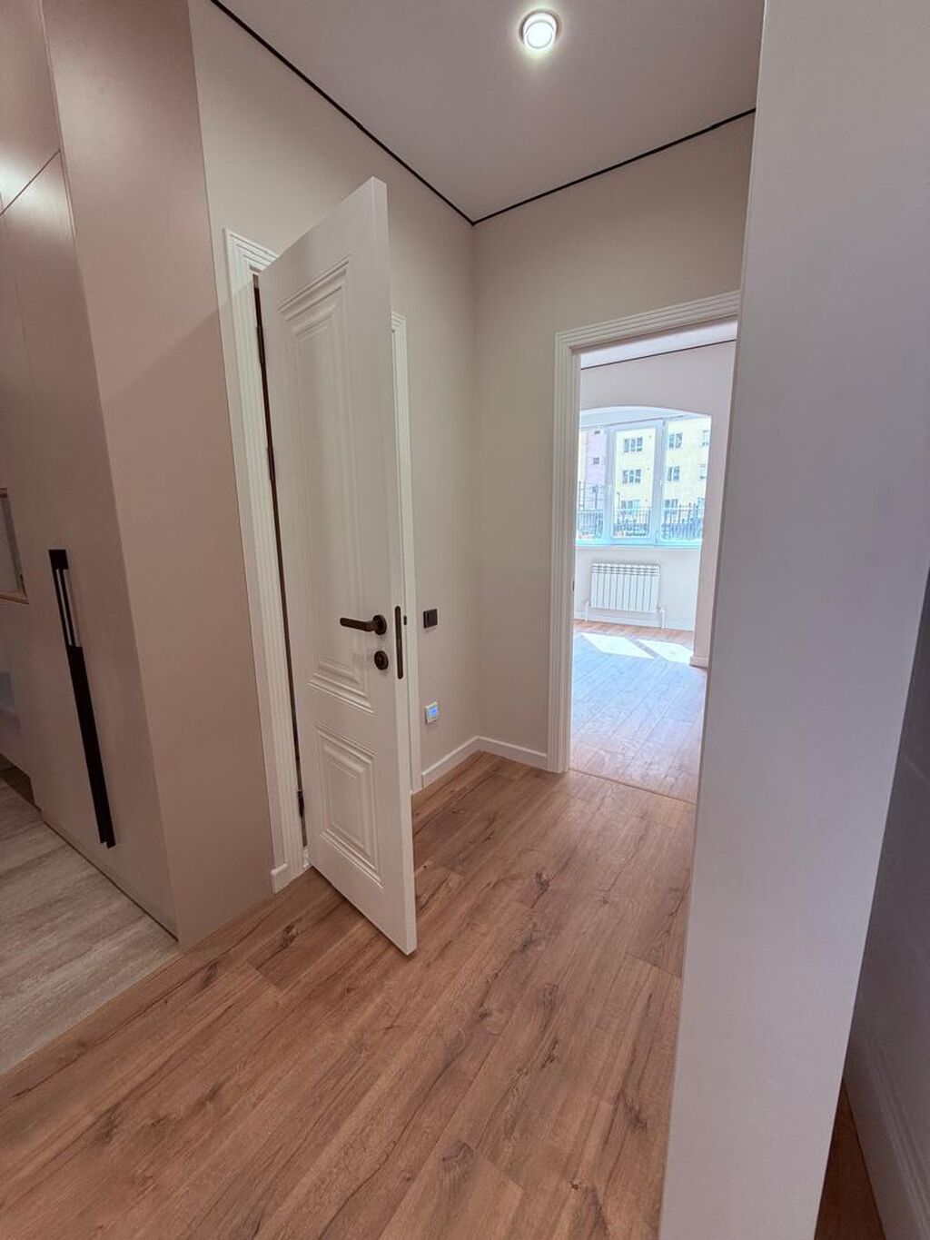 2 комнаты, 67 м², 106 серия улучшенная, 1 этаж, Дизайнерский ремонт: фото 3