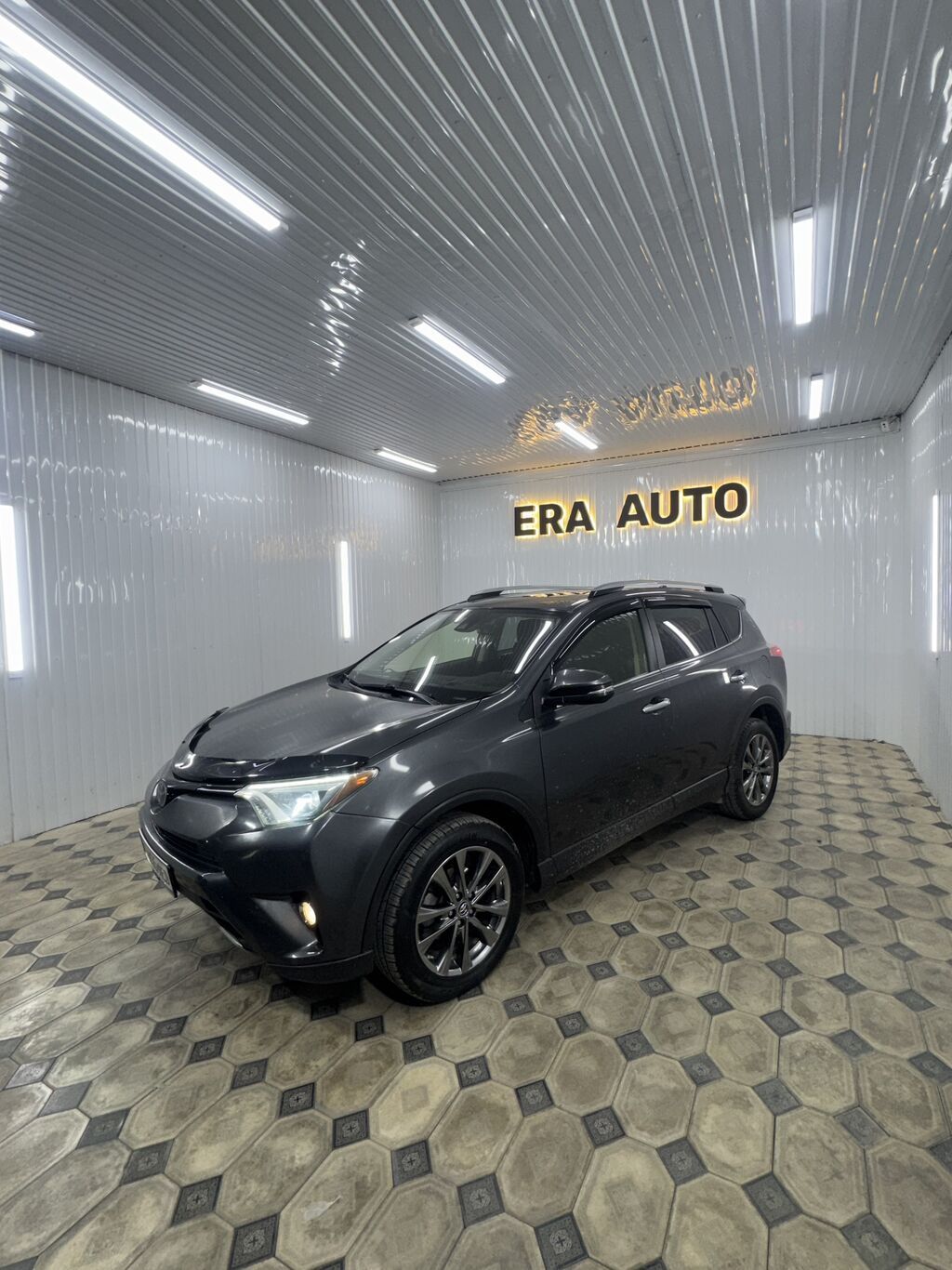 Toyota RAV4: 2018 г., 2.5 л, Автомат, Бензин, Кроссовер: фото 7