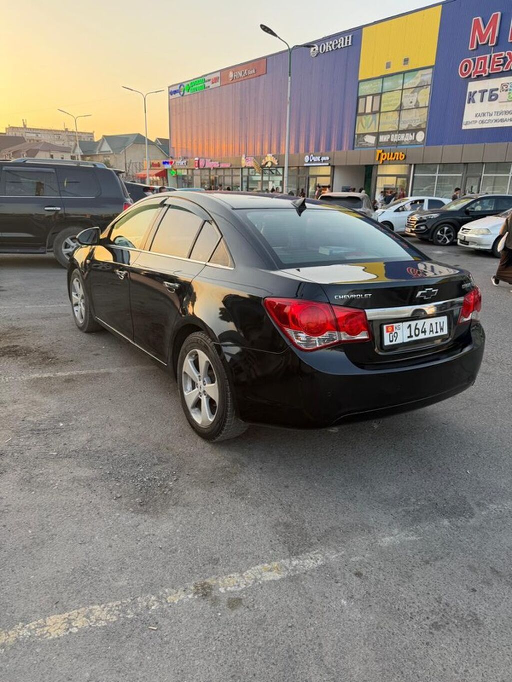 Chevrolet Cruze: 2010 г., 1.8 л, Автомат, Бензин, Седан: фото 2