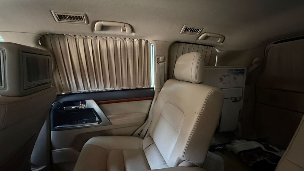 Toyota Land Cruiser: 2012 г., 4.6 л, Автомат, Бензин, Внедорожник: фото 7