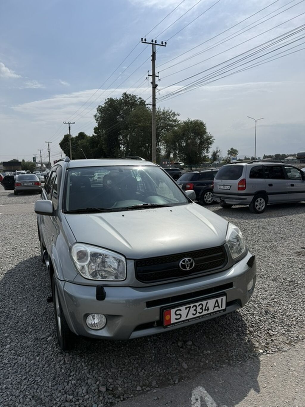 Toyota RAV4: 2004 г., 2 л, Автомат, Бензин, Внедорожник: фото 3