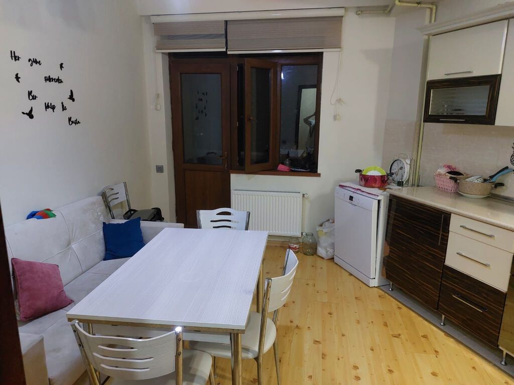 Bakı, 3 otaqlı, Köhnə tikili, 115 kv. m