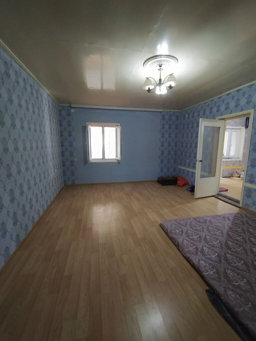 4 otaqlı, 133 kv. m, Orta təmir