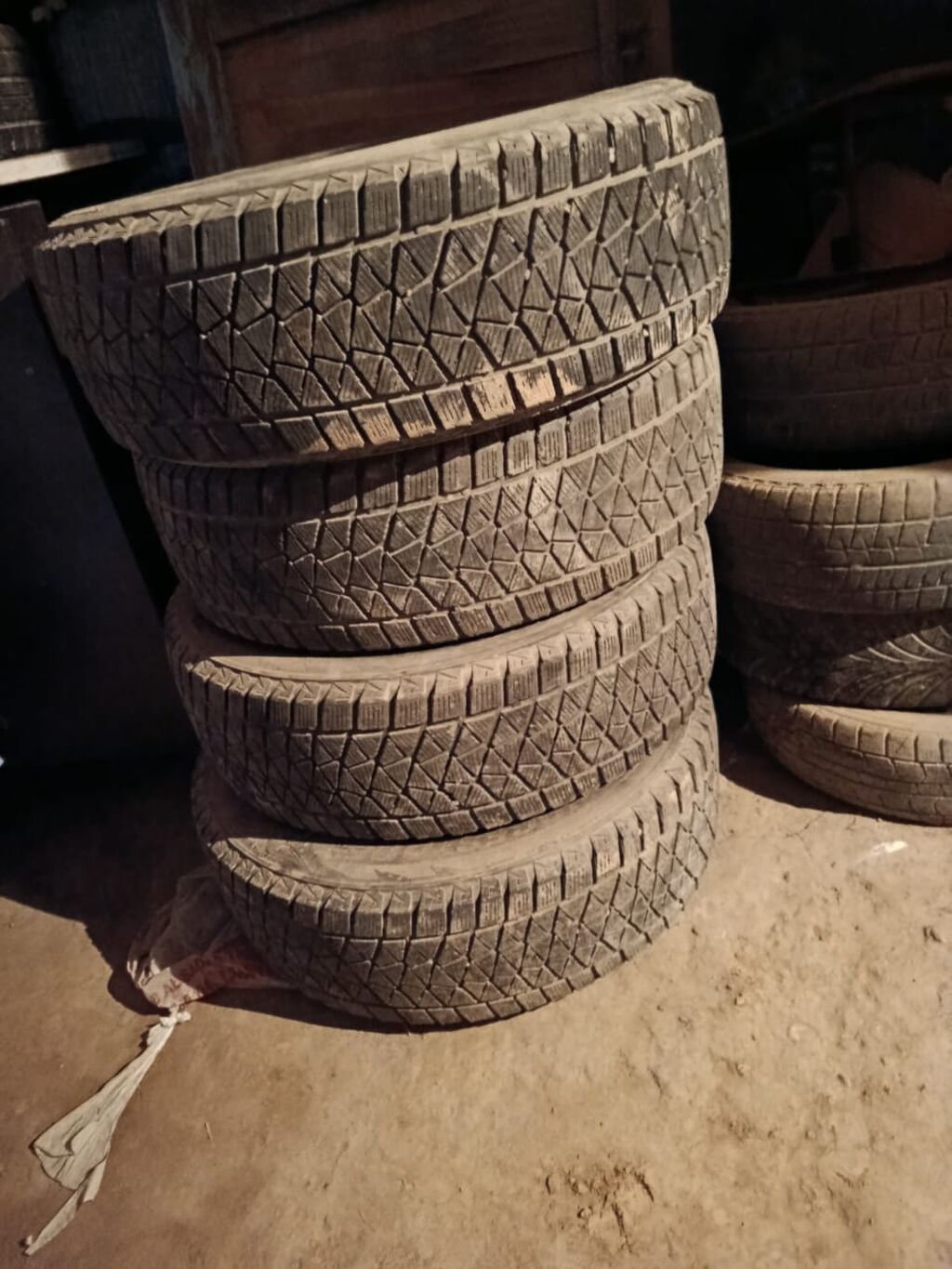 Шины 225 / 65 / R 17, Зима, Б/у, Комплект, Внедорожные (АТ/МТ), Япония, Bridgestone: фото 4