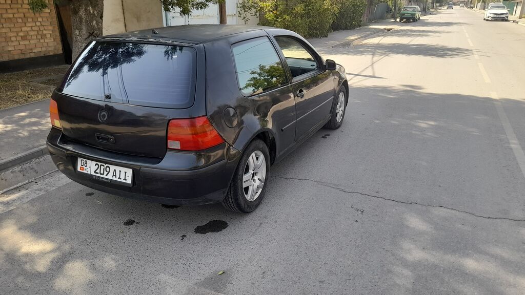 Volkswagen Golf: 2001 г., 1.6 л, Механика, Бензин, Хэтчбэк: фото 3