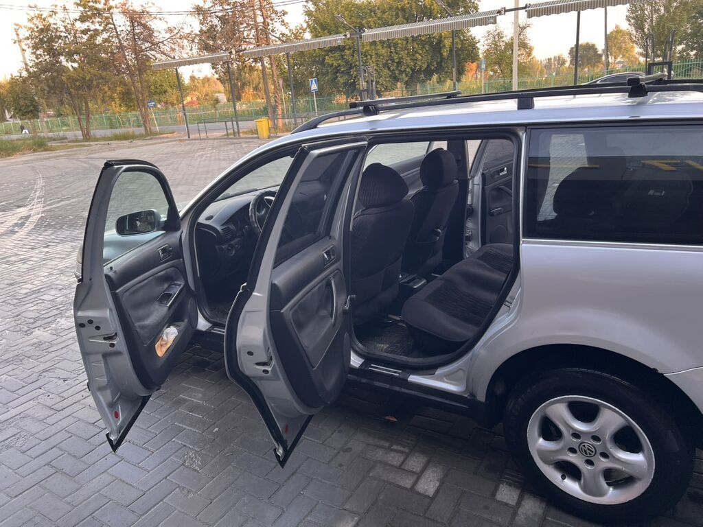 Volkswagen Passat Variant: 2002 г., 2 л, Автомат, Бензин, Универсал: фото 6