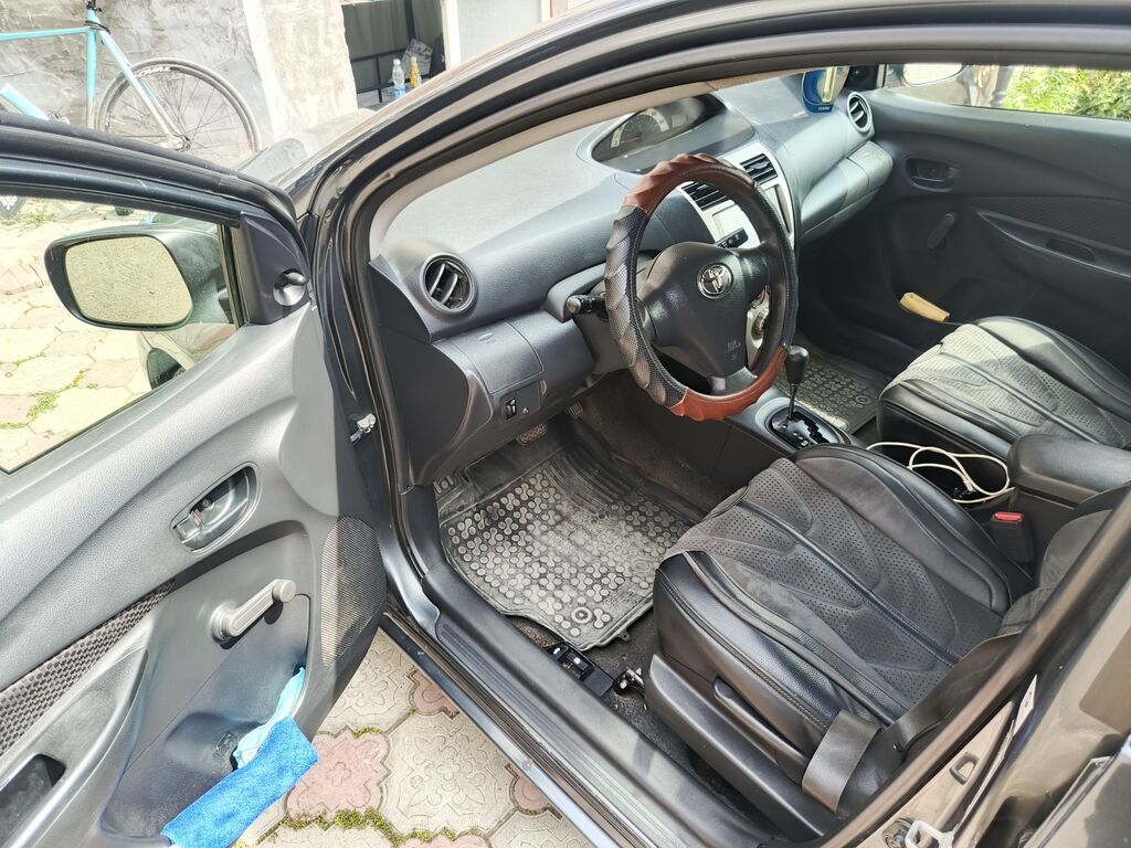 Toyota Belta: 2007 г., 1.6 л, Автомат, Бензин, Седан: фото 6
