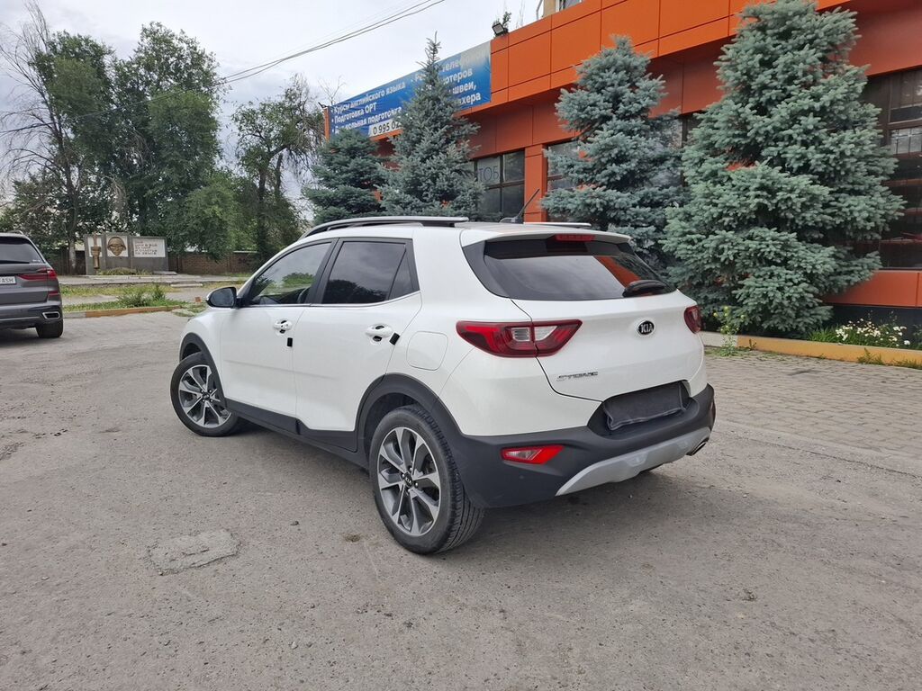 Kia Stonic: 2018 г., 1.4 л, Автомат, Бензин, Кроссовер: фото 2