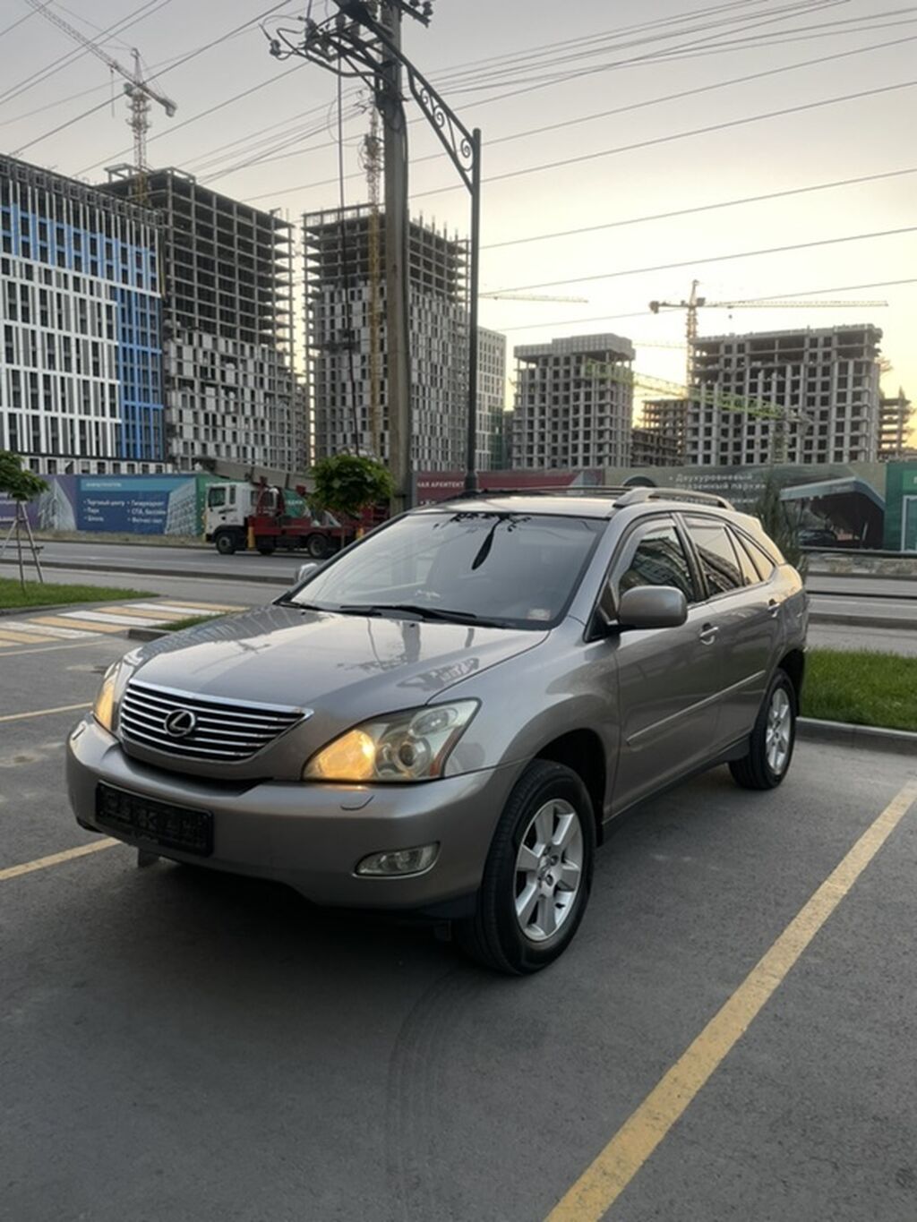 Lexus RX: 2005 г., 3.3 л, Автомат, Бензин, Кроссовер: фото 2