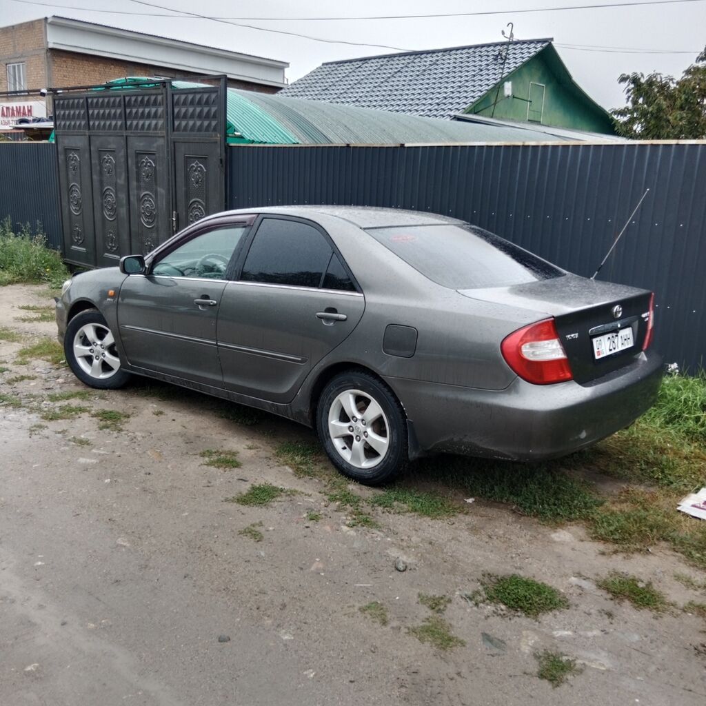Toyota Camry: 2001 г., 2.4 л, Механика, Бензин: фото 2