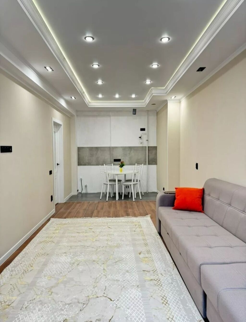 2 комнаты, 50 м², Джал мкр (в т.ч. Верхний, Нижний, Средний) Элитка, 8 этаж, Дизайнерский ремонт: фото 2