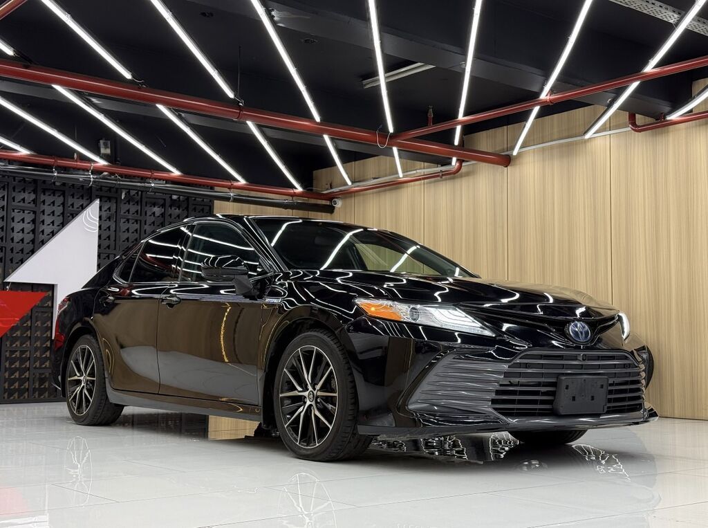 Toyota Camry: 2020 г., 2.5 л, Автомат, Гибрид, Седан: фото 5