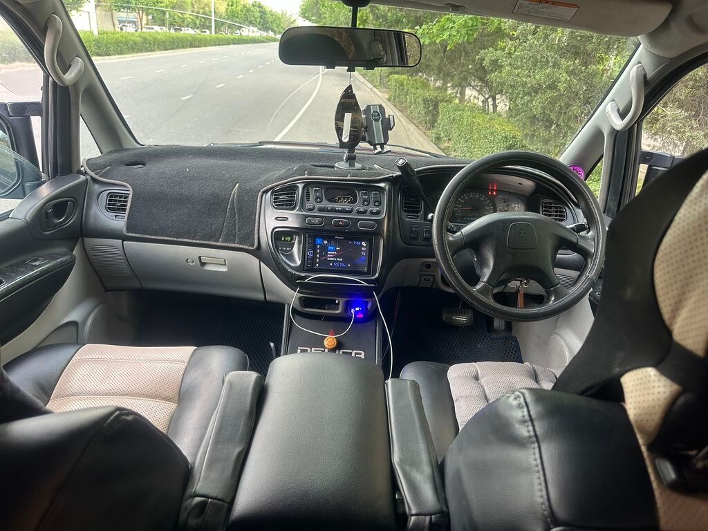 Mitsubishi Delica: 2002 г., 3 л, Автомат, Бензин, Минивэн: фото 3